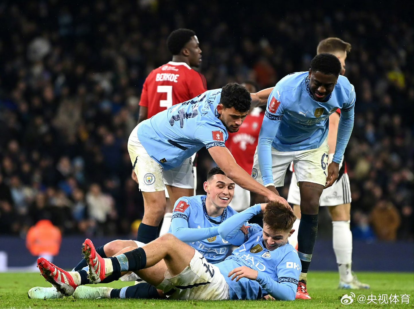 开云官网首页-包含清晨突围战来临，曼城围绕NBA季后赛刷新队史纪录，管理层满意，训练强度明显提升的词条